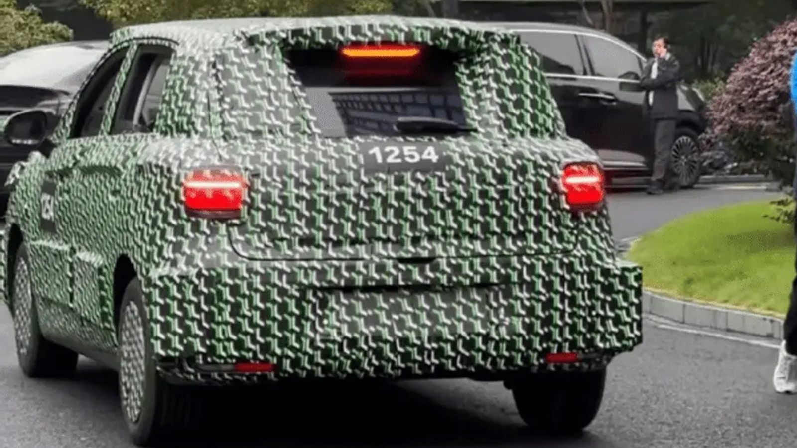 Leapmotor Α10: Τα πρώτα σχέδια του νέου SUV, που ξεκίνησε δοκιμές